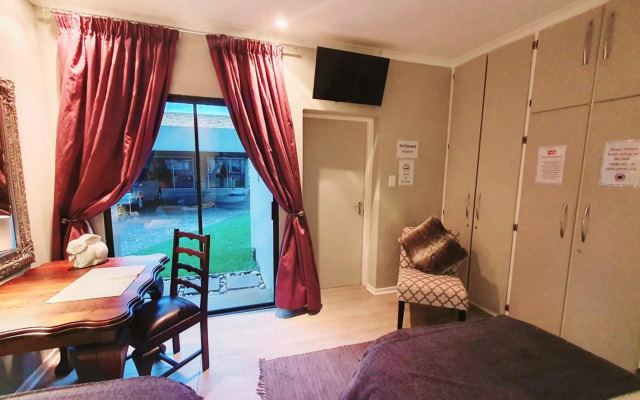 THE SPARE BEDROOM Unit 1