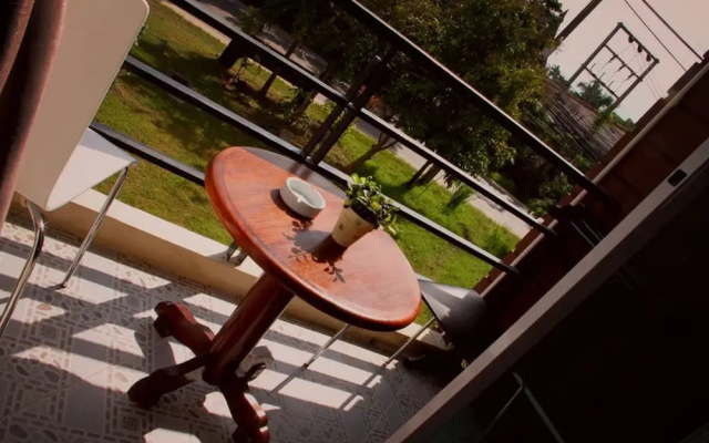 Tropical Sands Sport Bar And Guest House