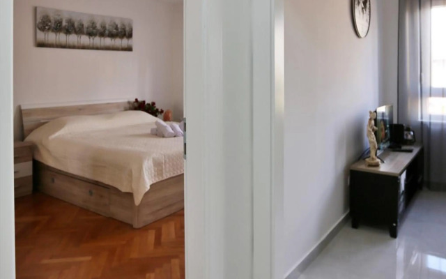 Novi studio apartman Emda u centru Splita, private parking