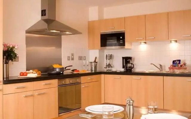 Club Living - Tower Bridge 1