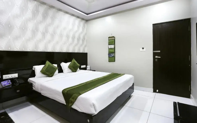 Treebo Greenwood Premier Suites, Old Airport Road