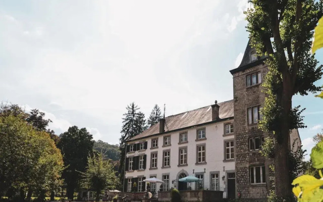 Cozy Studio in a 16th Century Castle