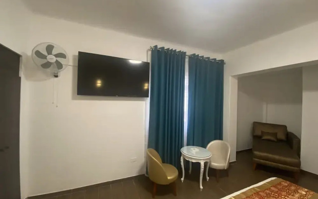 Manantial Hostal No.004