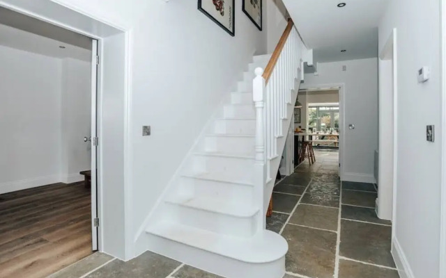 Woodvale Retreat - Sleeps 10