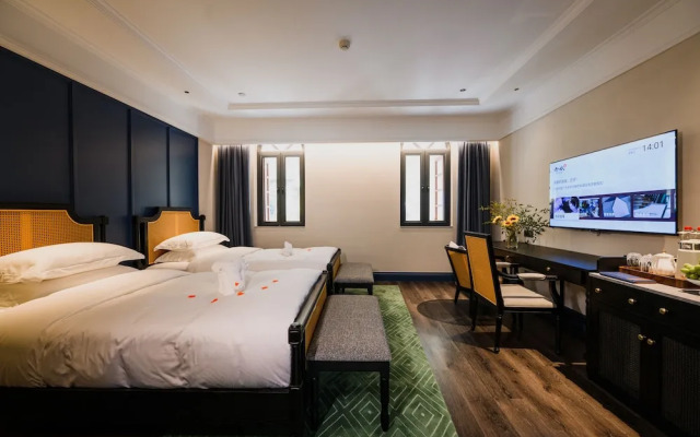 Chikan Gu Zheng Mei Tang Hotel