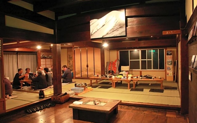 Biwako Makino Hifumikan Guest House