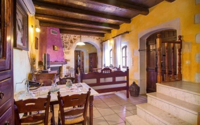 Samonas Traditional Villas Purple Villa Malotira - 85m Maisonette
