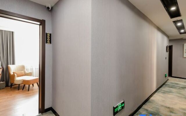 Yuntian Business Hotel (Yakeshi Railway Station Passenger Transport Station)