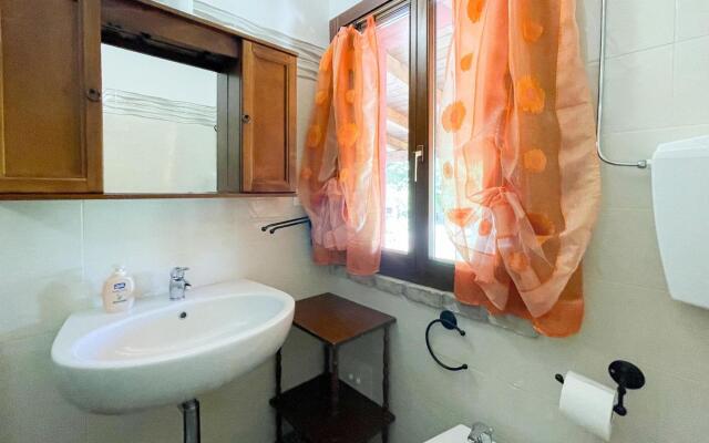 Attractive holiday home in Urbania with bubble bath
