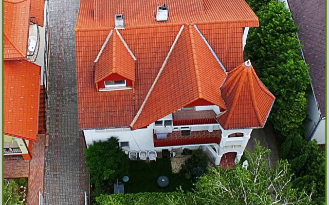 White Quiet Apartment