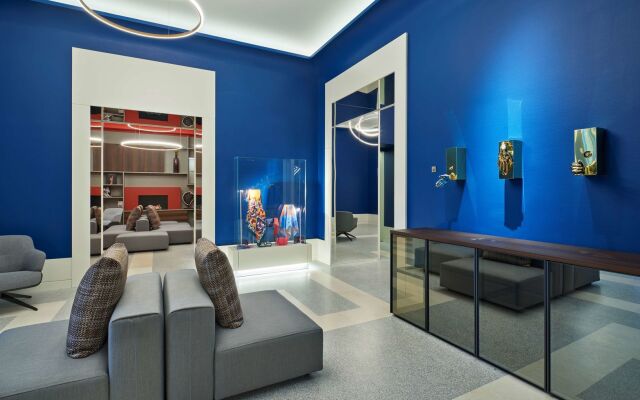 De Bonart Naples, Curio Collection by Hilton