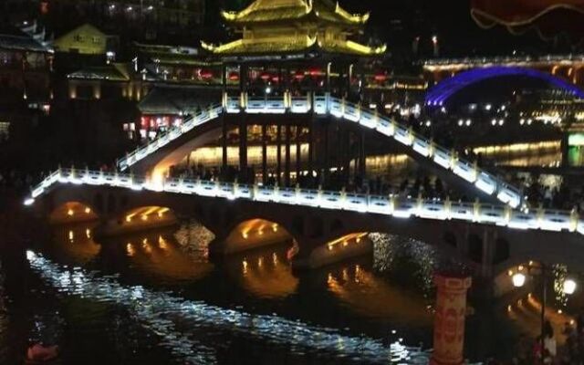 Yijian River View Guesthouse