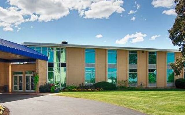 SureStay Plus Hotel by Best Western Syracuse Airport