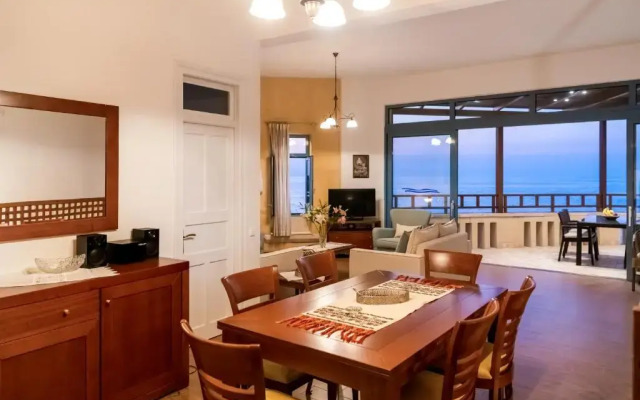 'captain's House' Traditional Hotel Suites