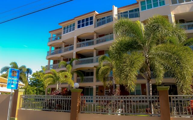 Front Beach Luxury Apartment