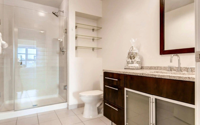 Global Luxury Suites at Kenmore Square