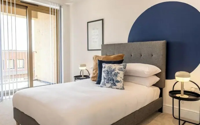 Modern Apts with Balcony in Mitcham