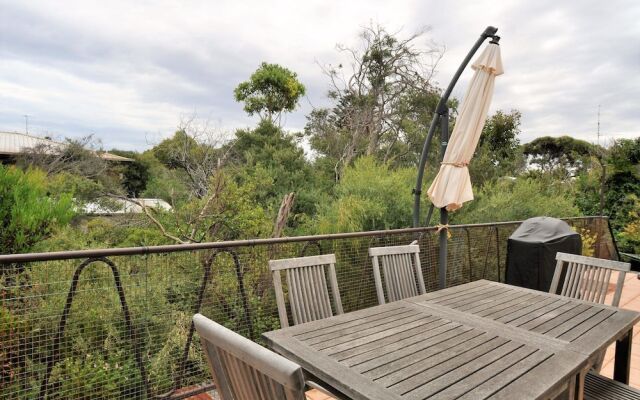 Shangri-La On Surf Parade - Free Wifi!