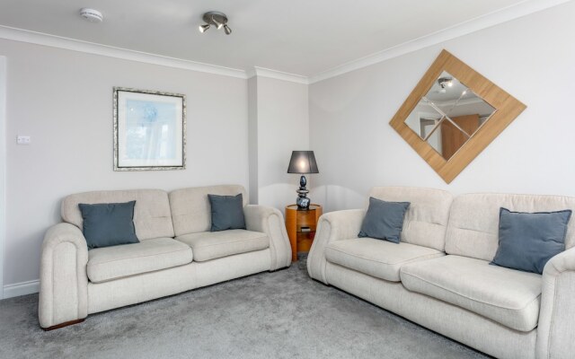 Elms Way - Donnini Apartments