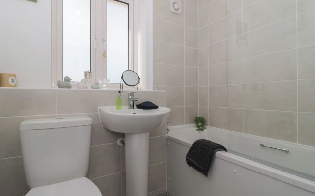 Cotswold Outlet Coach House