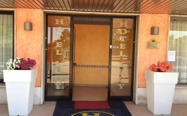 Hotel Lucy