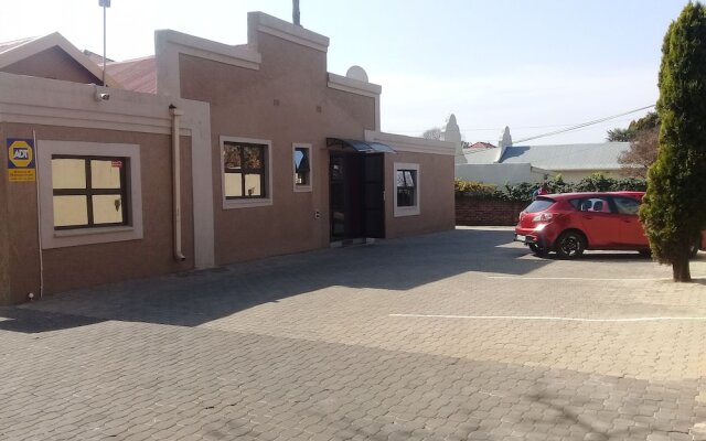 Miraton Eastgate Suites