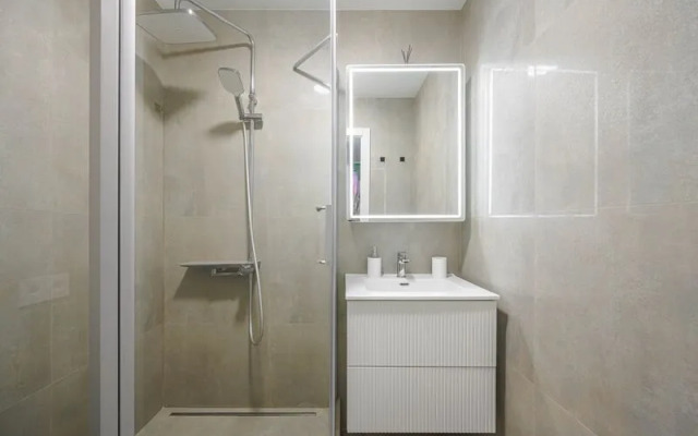 Apartment Rental SPB on the embankment. Novosmolenskaya, 1E