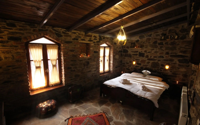 Stonehouse By Ipek