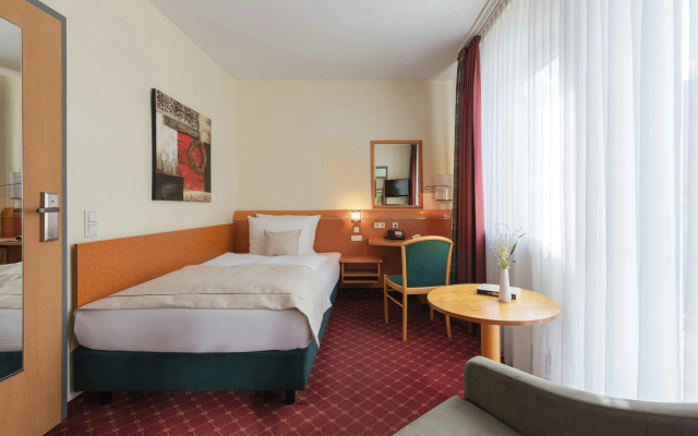 Garner Hotel Hamburg Wandsbek Marktplatz by IHG