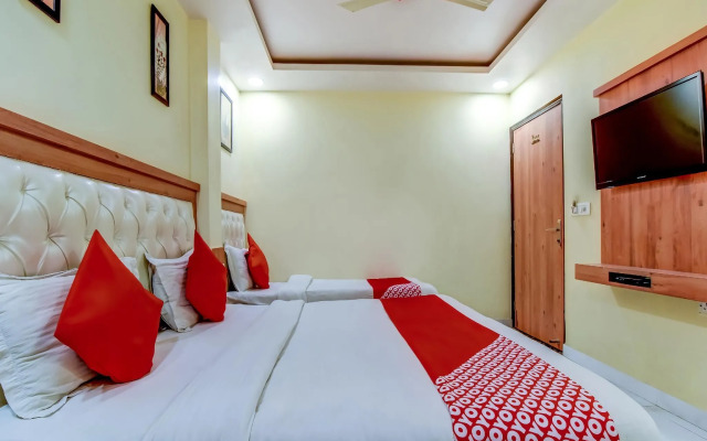 Oyo 18867 Hotel Vision Palace