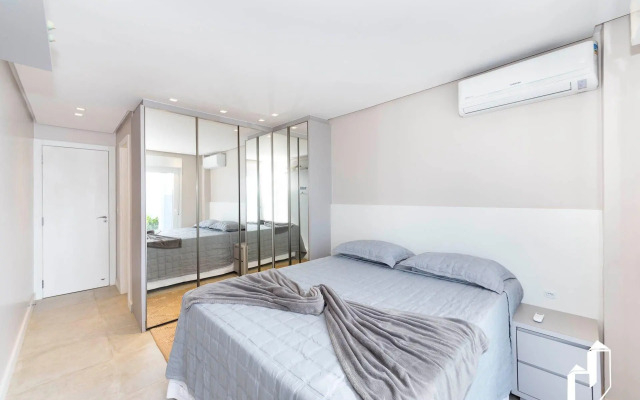 Encantadora casa com 02 suítes à beira-mar