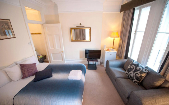 159 Knightsbridge