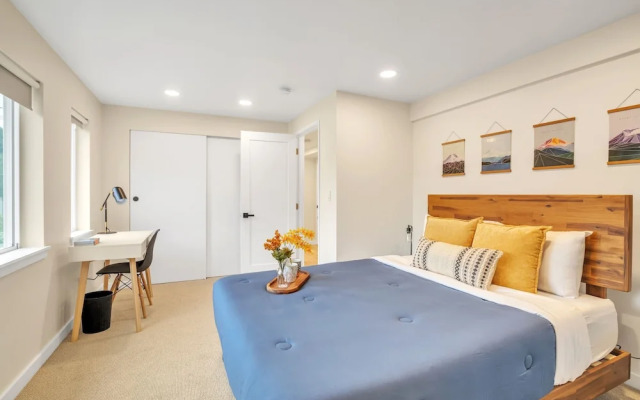 Pacific Northwest Retreat Duplex 3min from Seattle by RedAwning