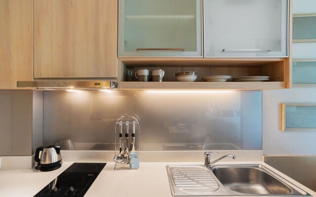 Lux Contemporary Condo By Favstay