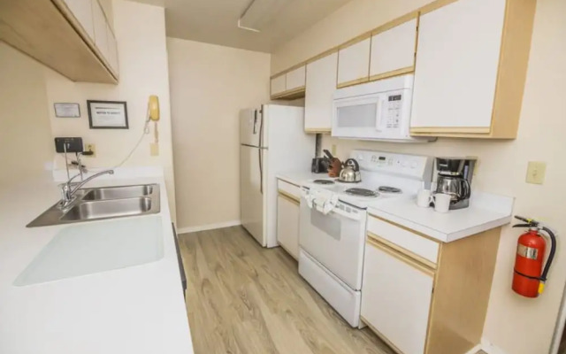 Charles' Sweetwater Club Condo