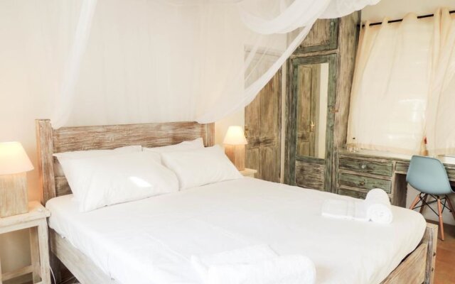 Baobab Beach House Bed & Breakfast