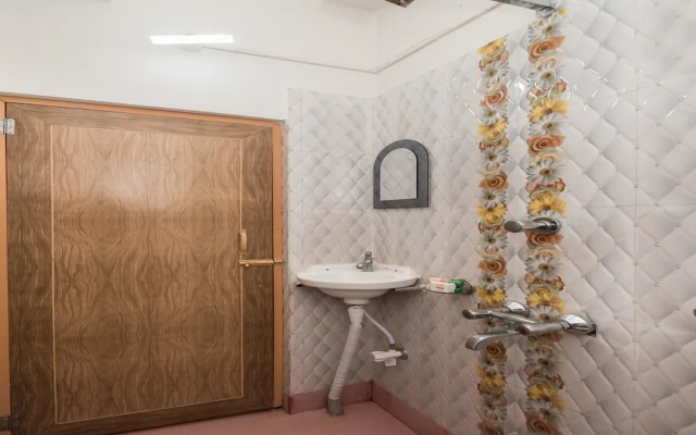OYO Flagship 10471 Hotel Samrat Palace