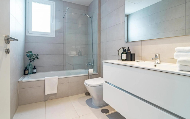 JG- Top modern apartment in Nueva Andalucia