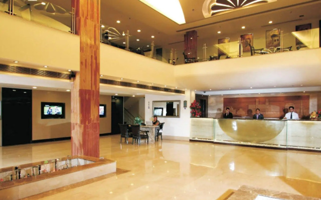 Taurus Sarovar Portico
