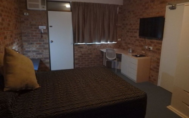 Motto Farm Motel – Guest Rooms – Newcastle
