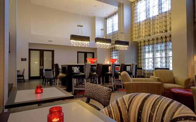 Hampton Inn & Suites DuPont
