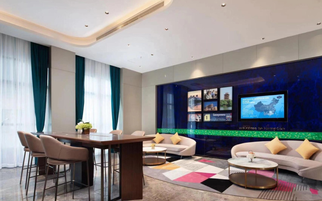 Hampton by Hilton Hefei West Railway Station Sili River