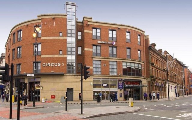 Premier Inn Manchester City Centre Portland Street