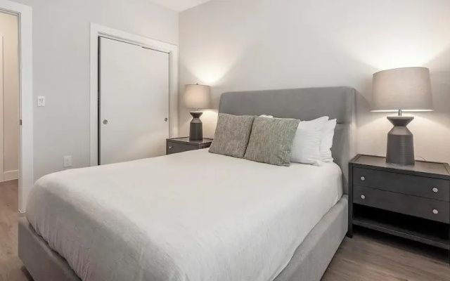 Landing Apartments near Navarro ISD