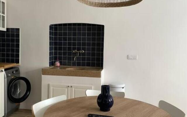 Cassis centre, superbe appartement neuf, 50m port.