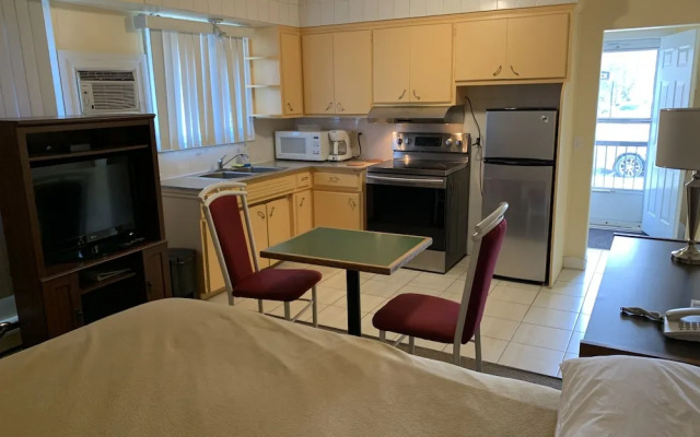Sun Parlor Motel