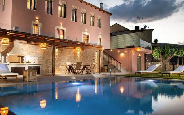 Divine Crete