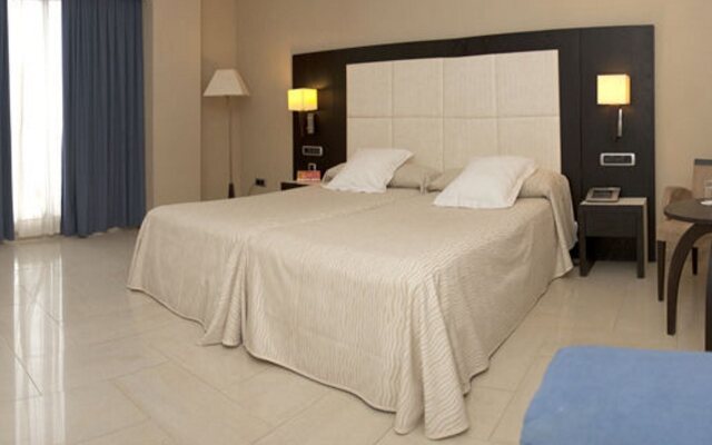 Hotel Marina DOr Playa 4*