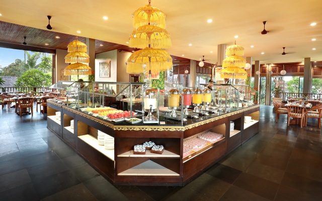 Legian Beach Hotel