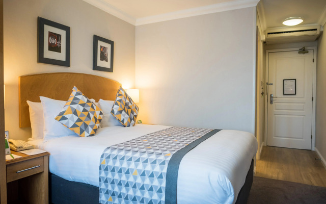 Holiday Inn Manchester West by IHG